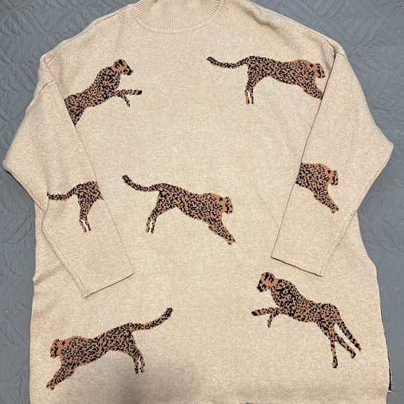 Cheetah Print Tan Sweater M - Picture 3 of 8